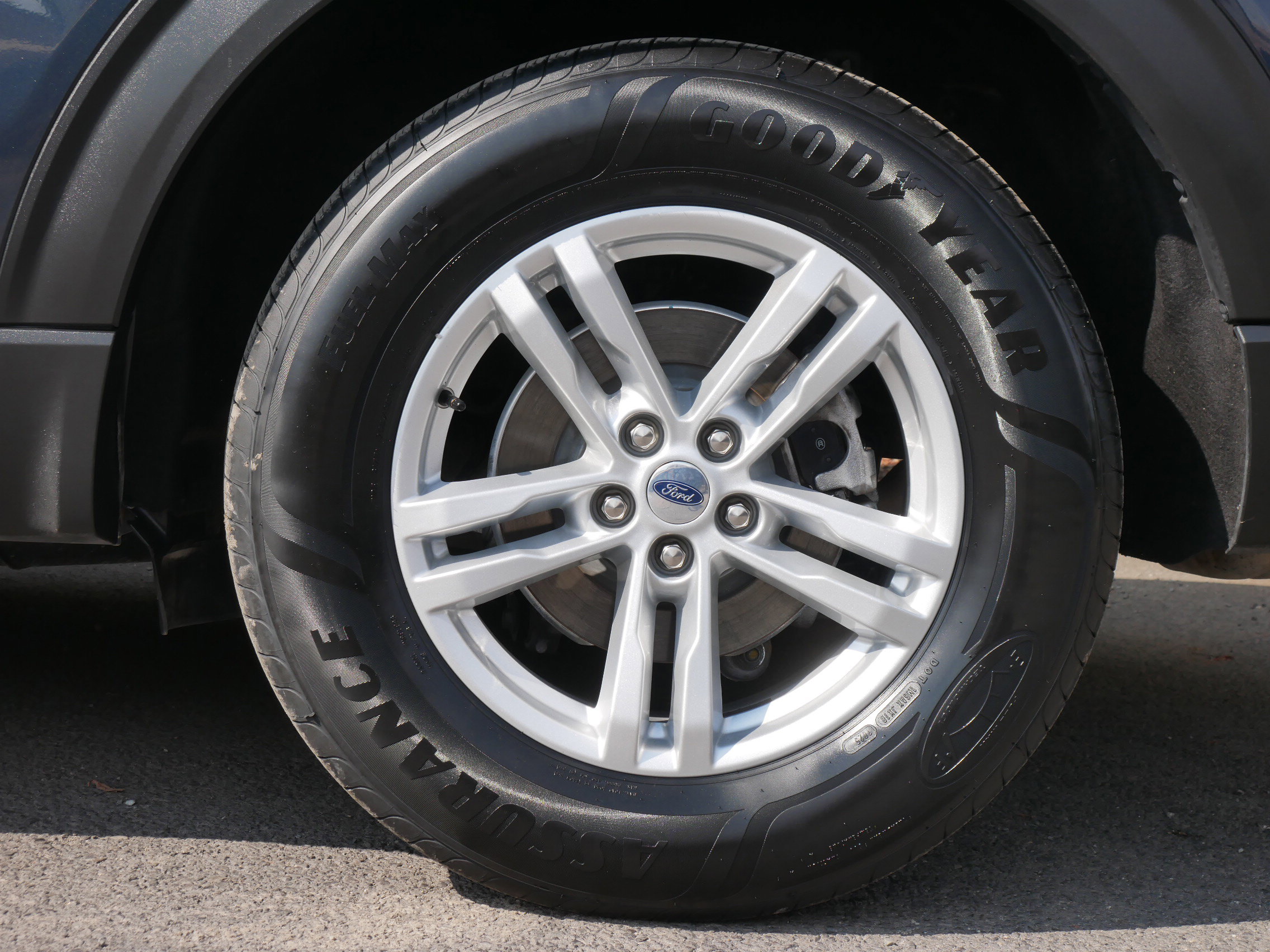 2024 Ford Explorer XLT photo 13