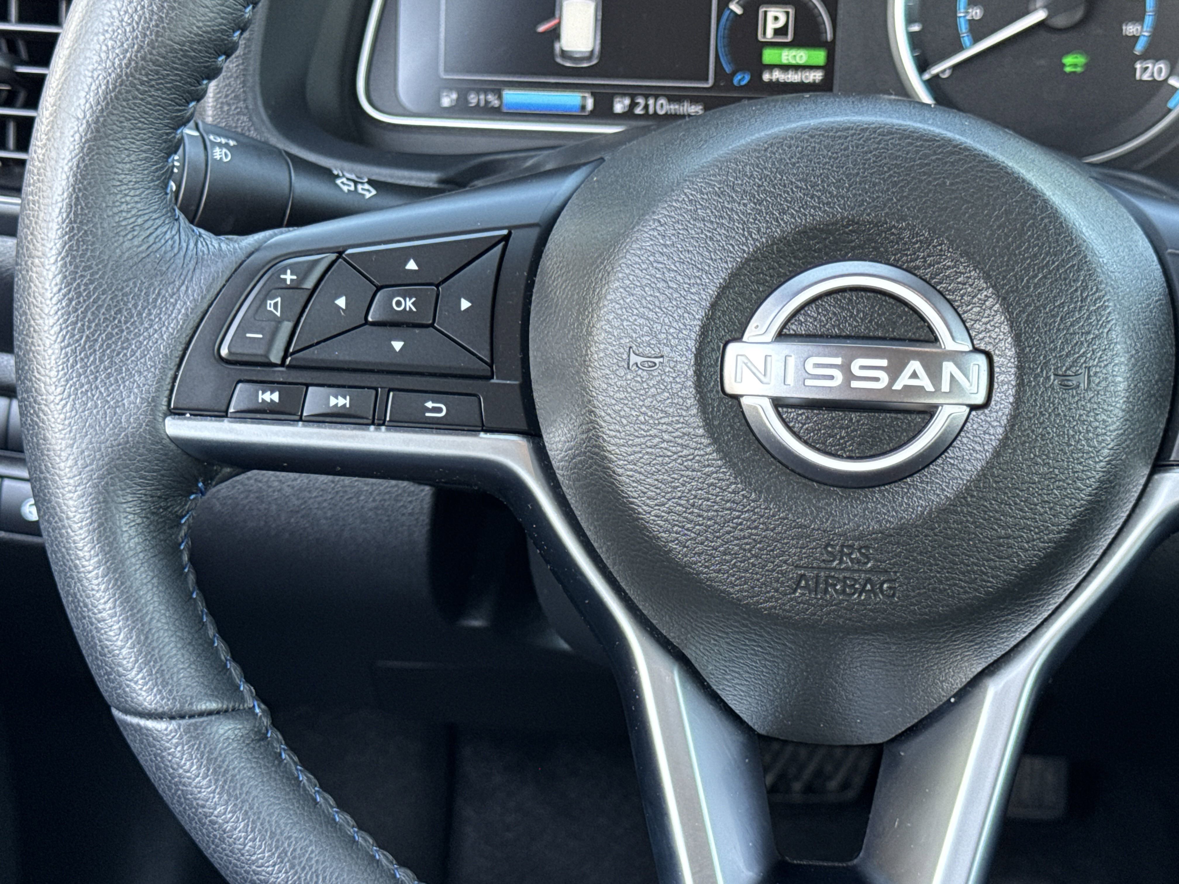 2025 Nissan Leaf SV Plus photo 4