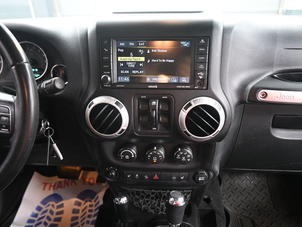 2016 Jeep Wrangler Unlimited Sahara photo 44