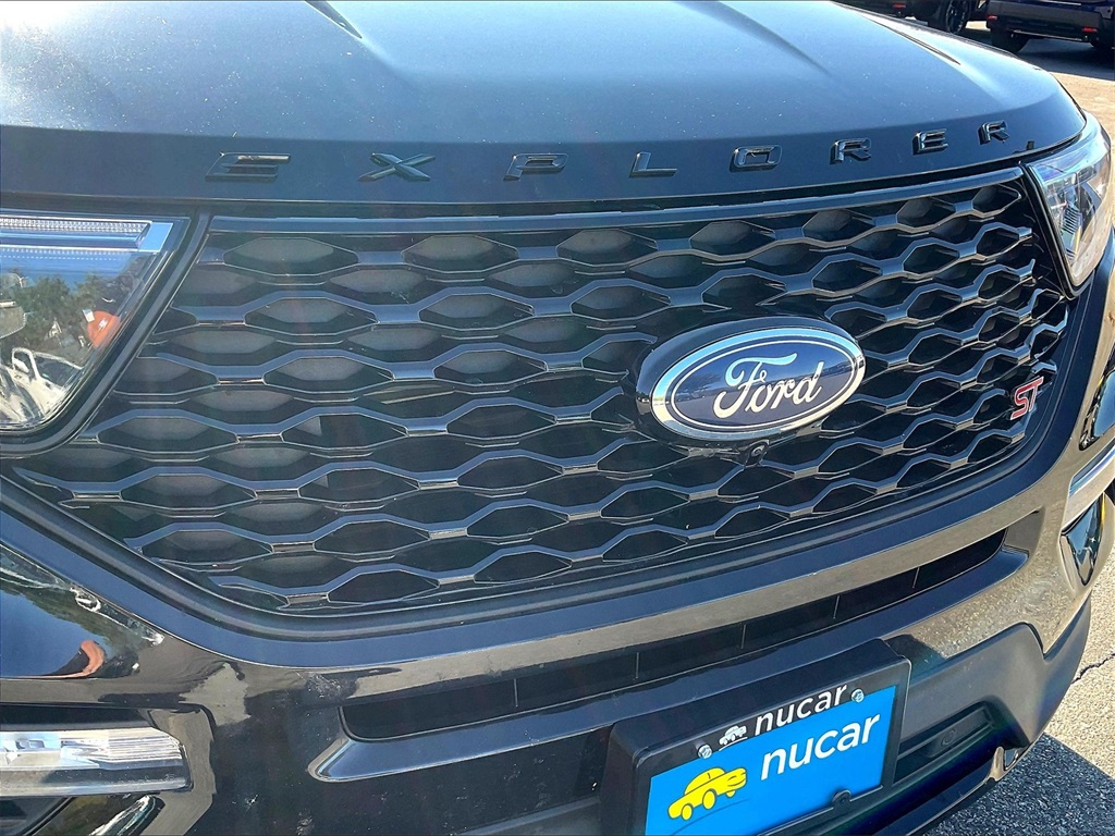 2023 Ford Explorer ST photo 27