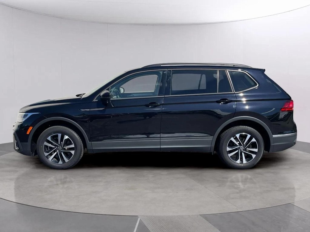 2022 Volkswagen Tiguan S photo 2
