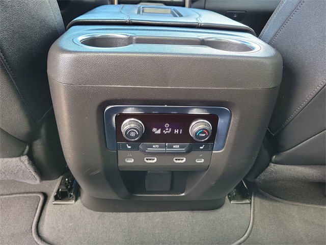 2024 Chevrolet Suburban High Country photo 14