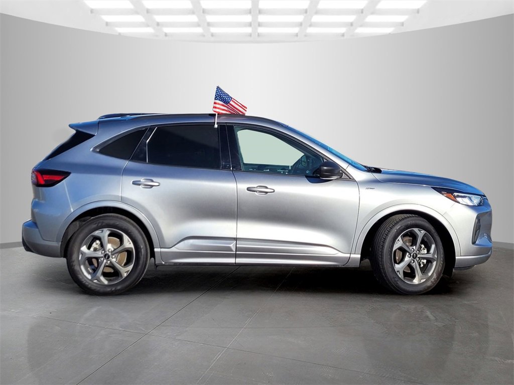 2023 Ford Escape ST-Line photo 3