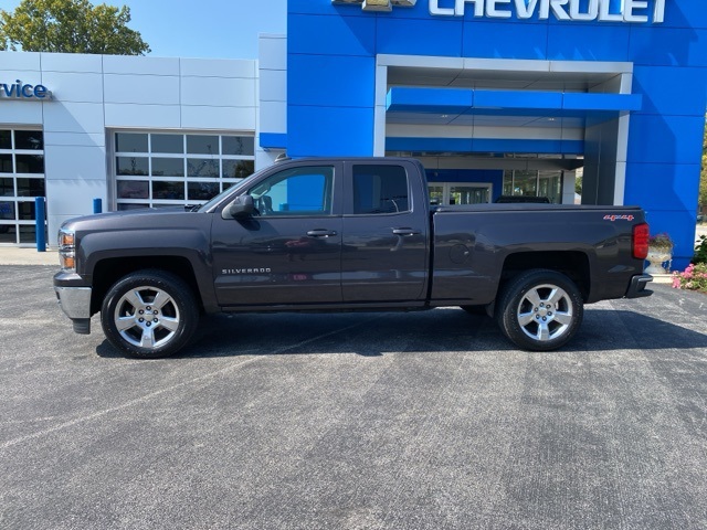 2015 Chevrolet Silverado 1500 LT photo 2