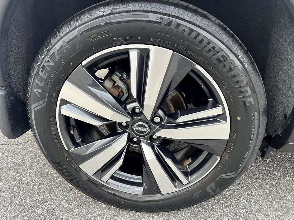 2022 Nissan Rogue Platinum photo 11