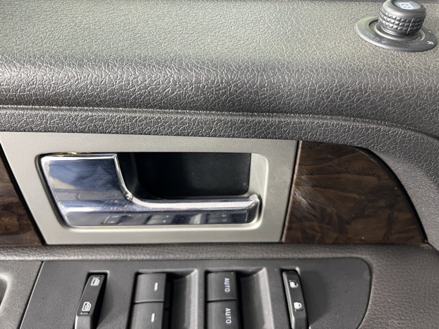 2013 Ford F-150 Platinum photo 10