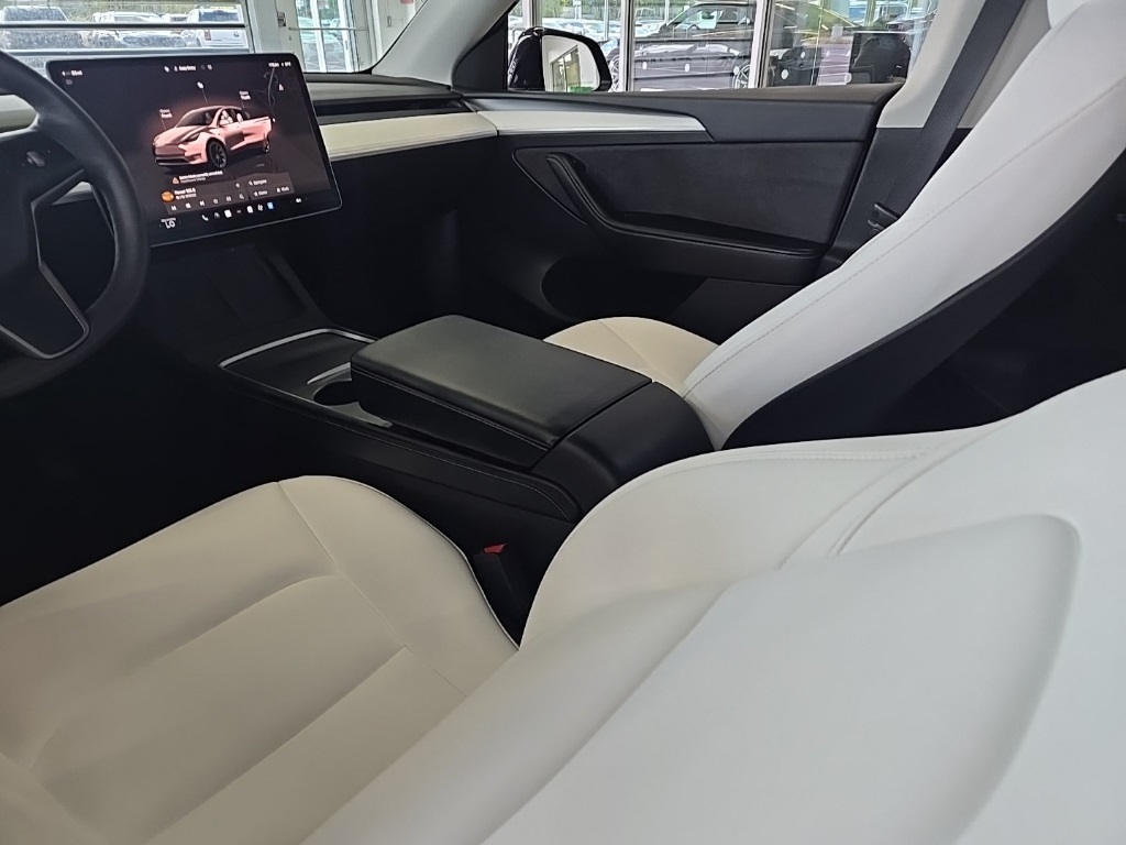 2023 Tesla Model Y Long Range photo 16