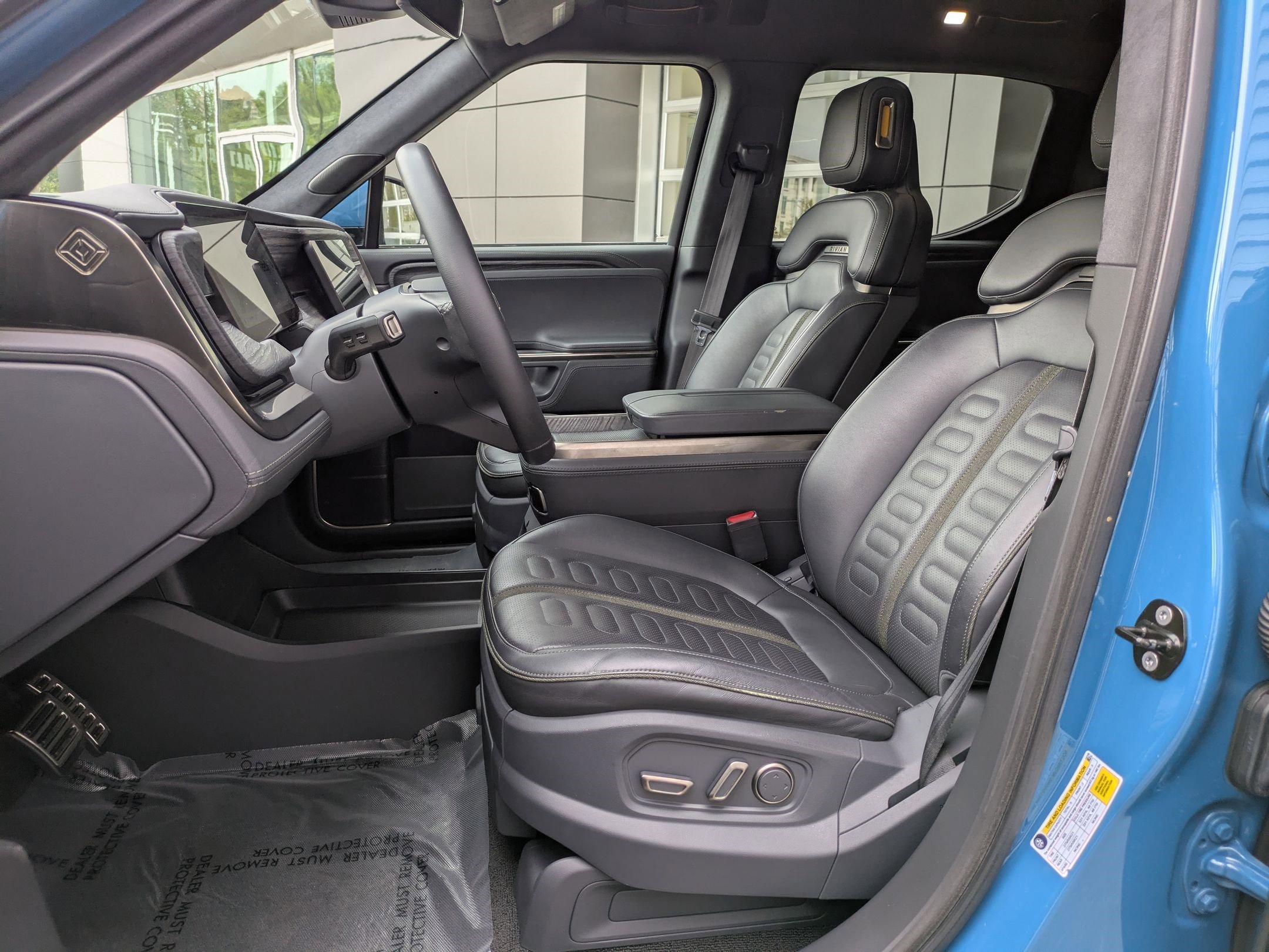 2022 Rivian R1T Adventure photo 20