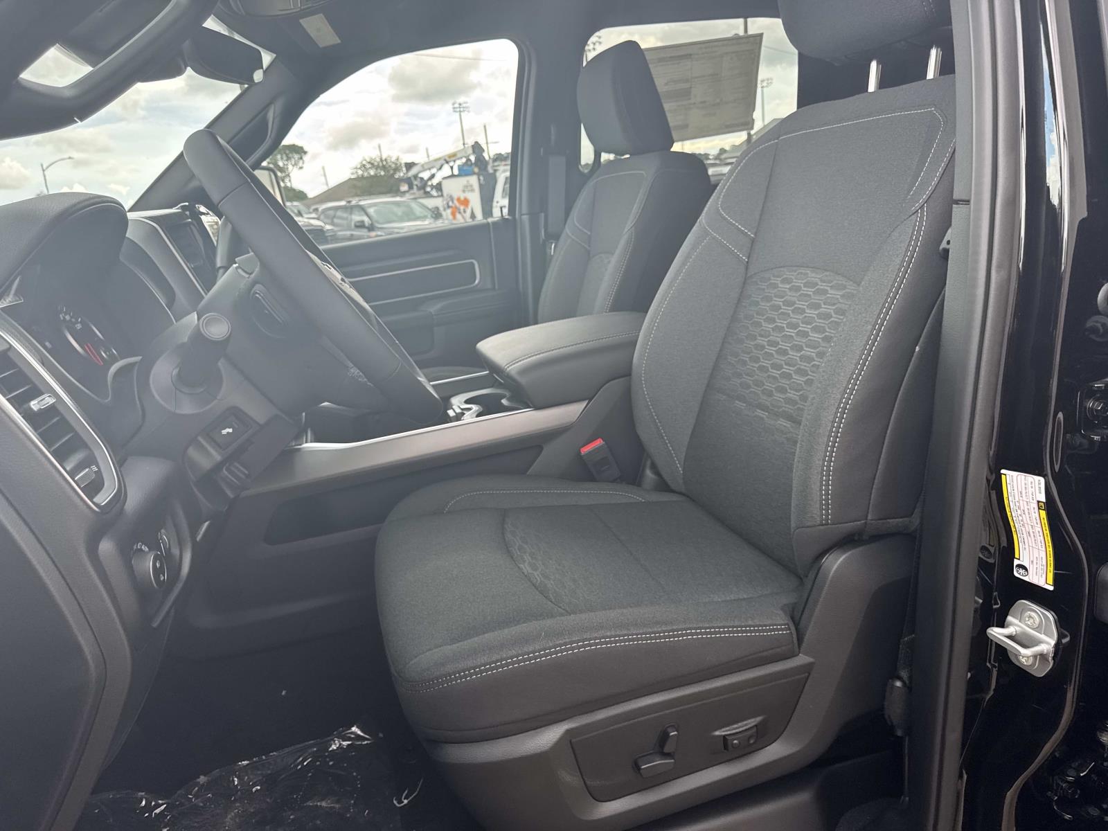 2025 Ram 2500 Big Horn photo 8