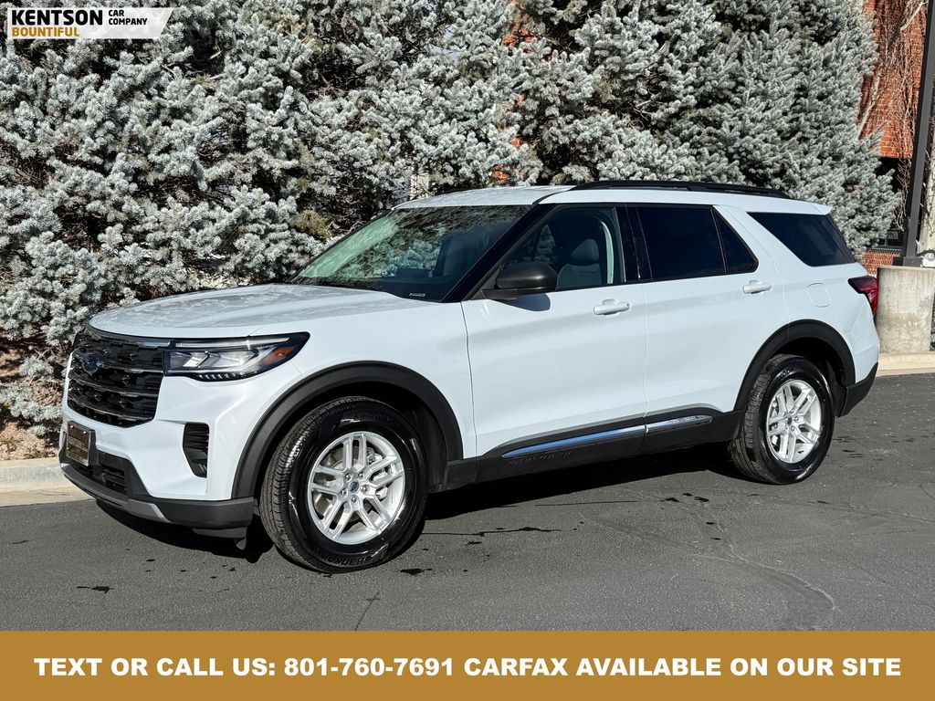 2025 Ford Explorer Active's photo