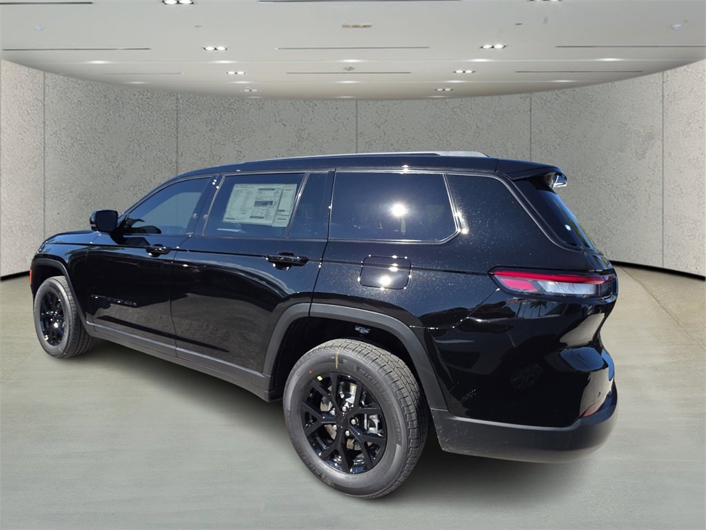 2025 Jeep Grand Cherokee Altitude photo 4