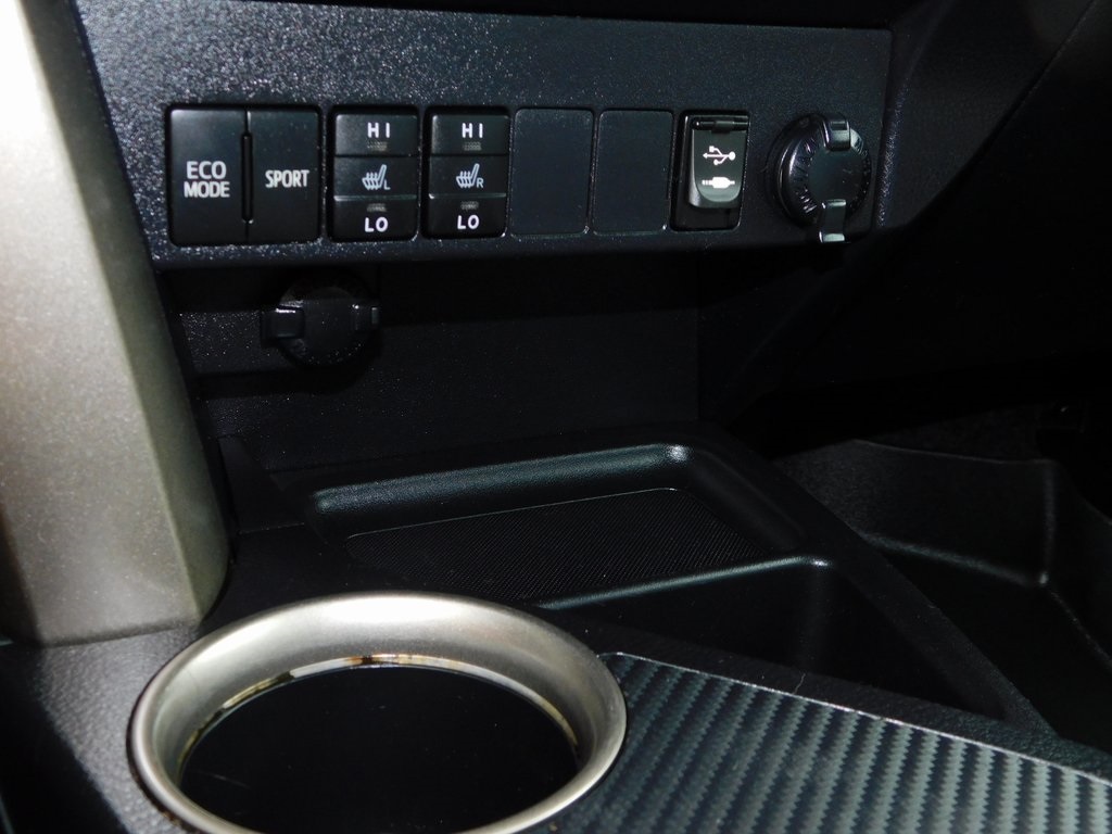 2015 Toyota RAV4 Limited photo 32