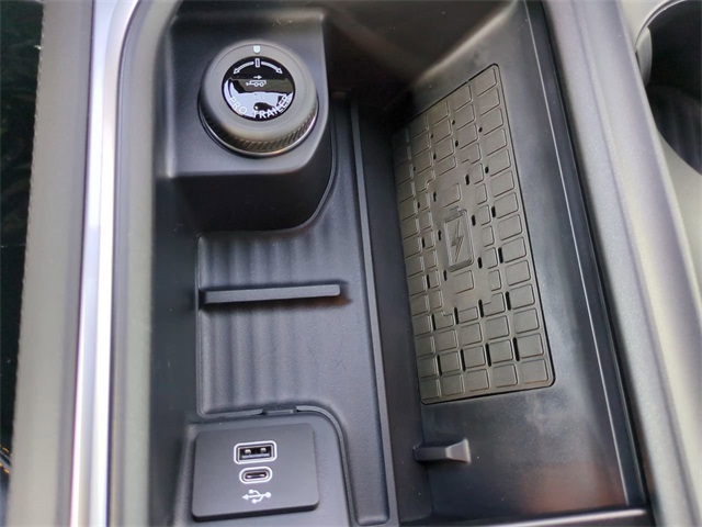 2025 Ford Expedition photo 19