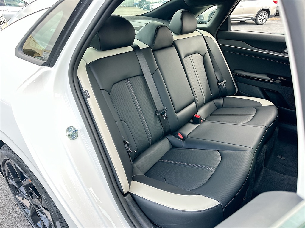 2026 Kia K5 GT-Line photo 27