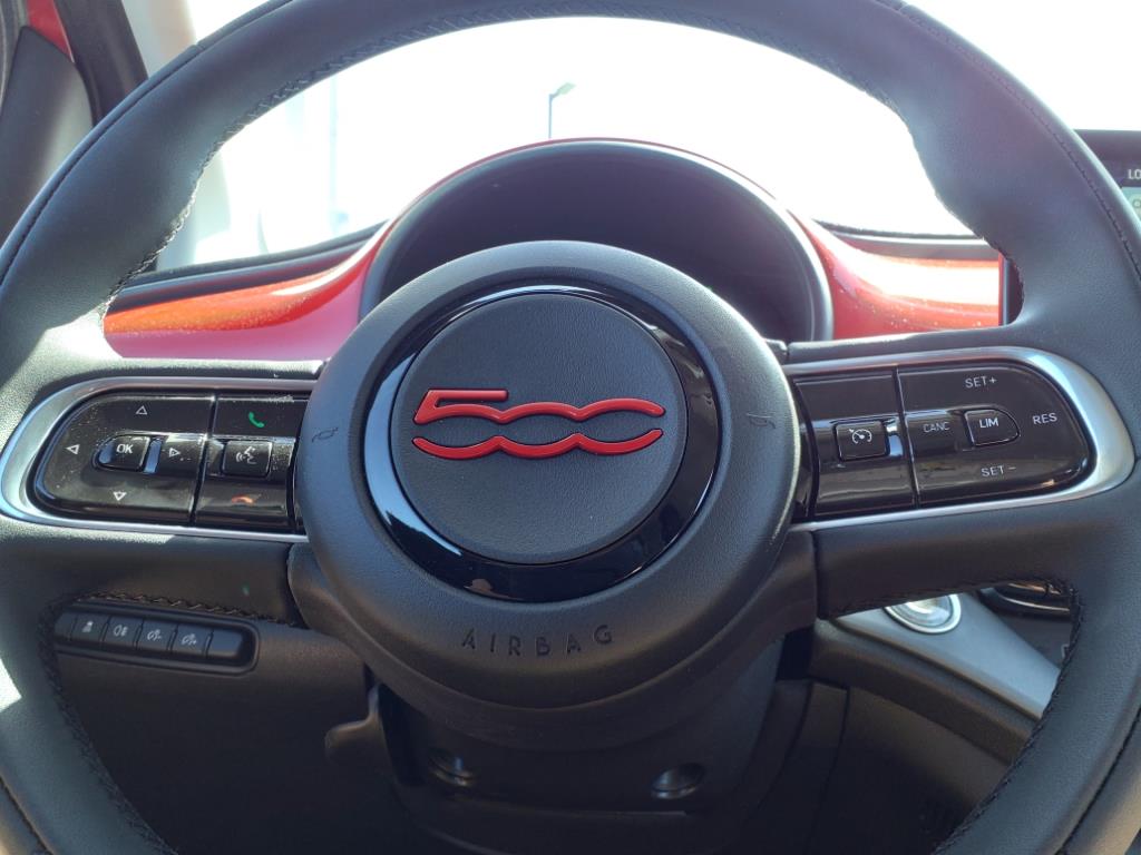 2024 Fiat 500e Red photo 16