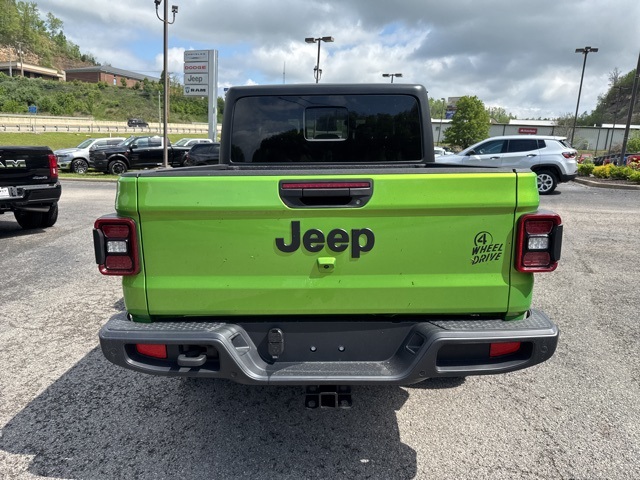 2025 Jeep Gladiator Willys photo 4