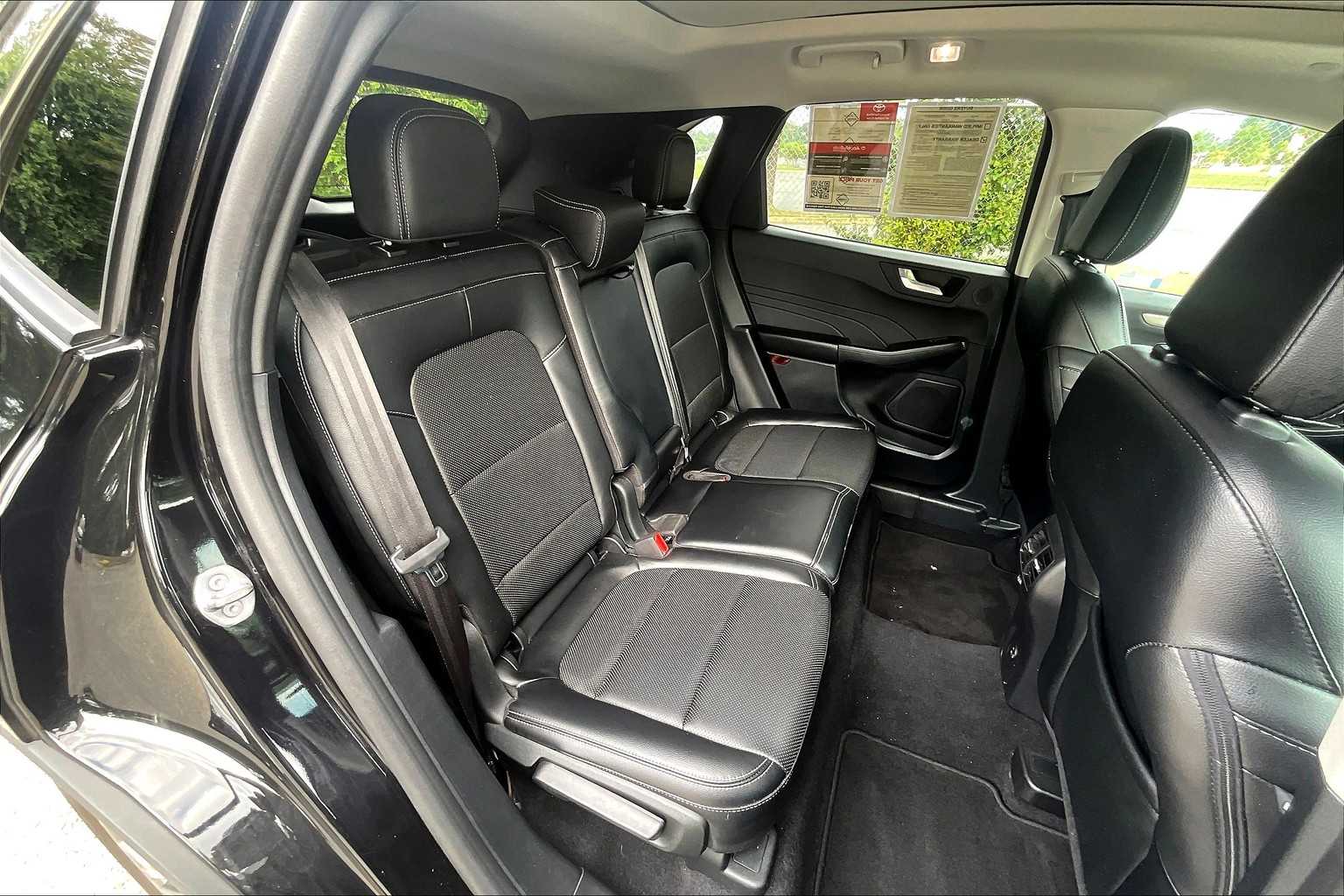 2022 Ford Escape SEL photo 19
