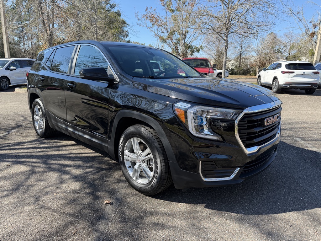 2024 GMC Terrain SLE's photo
