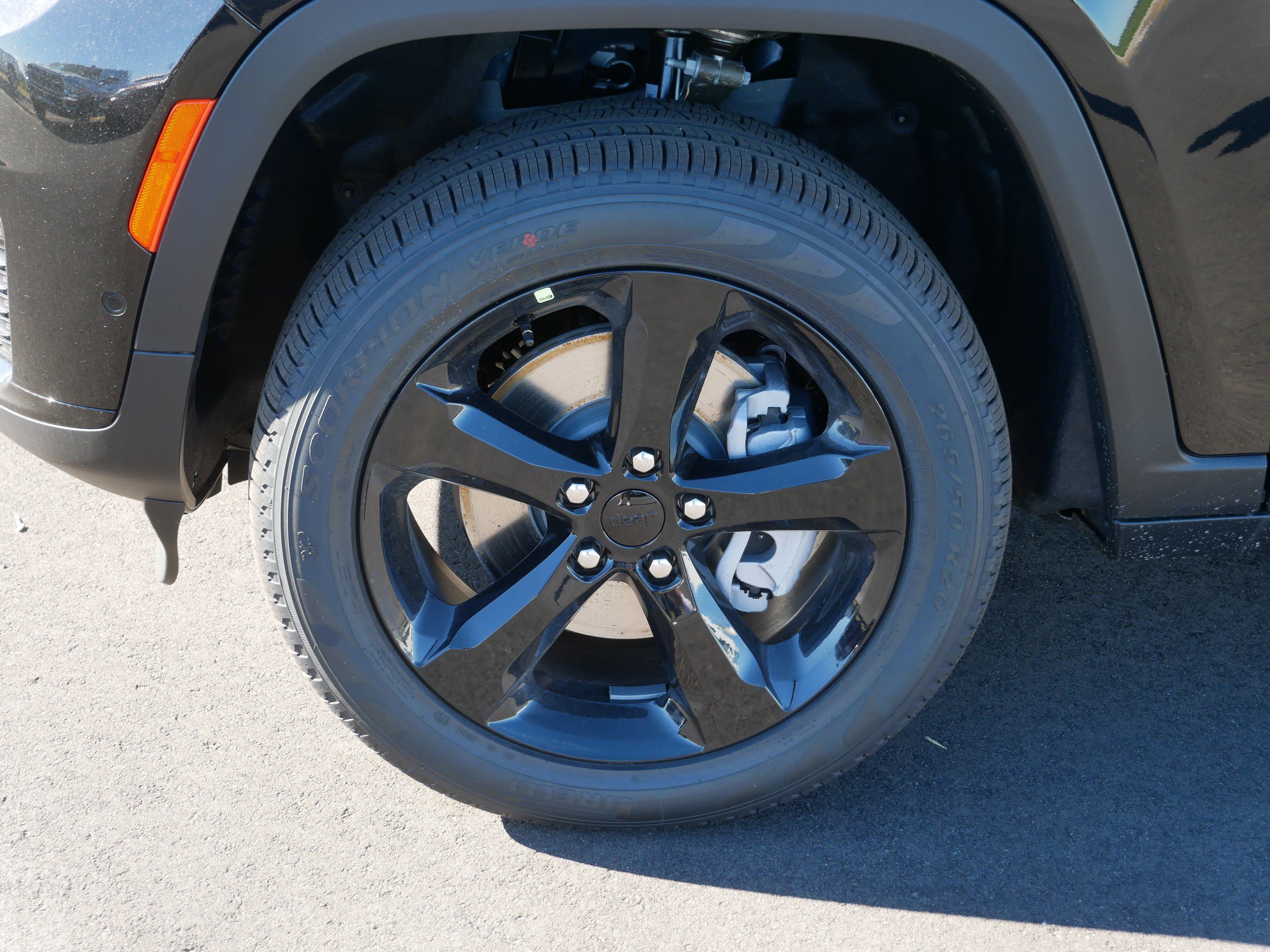 2025 Jeep Grand Cherokee Limited photo 3