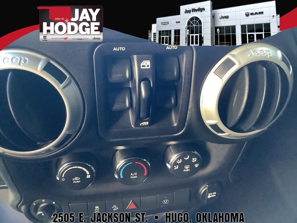 2017 Jeep Wrangler Unlimited Rubicon photo 14