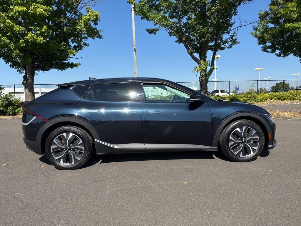 2024 Kia EV6 Light photo 8