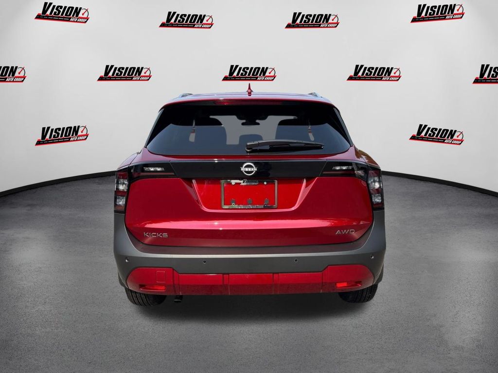 2025 Nissan Kicks SV photo 4