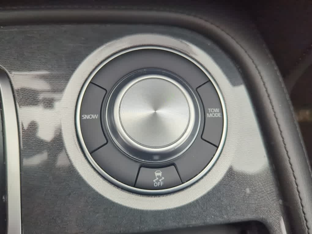 2022 Nissan Armada SV photo 8
