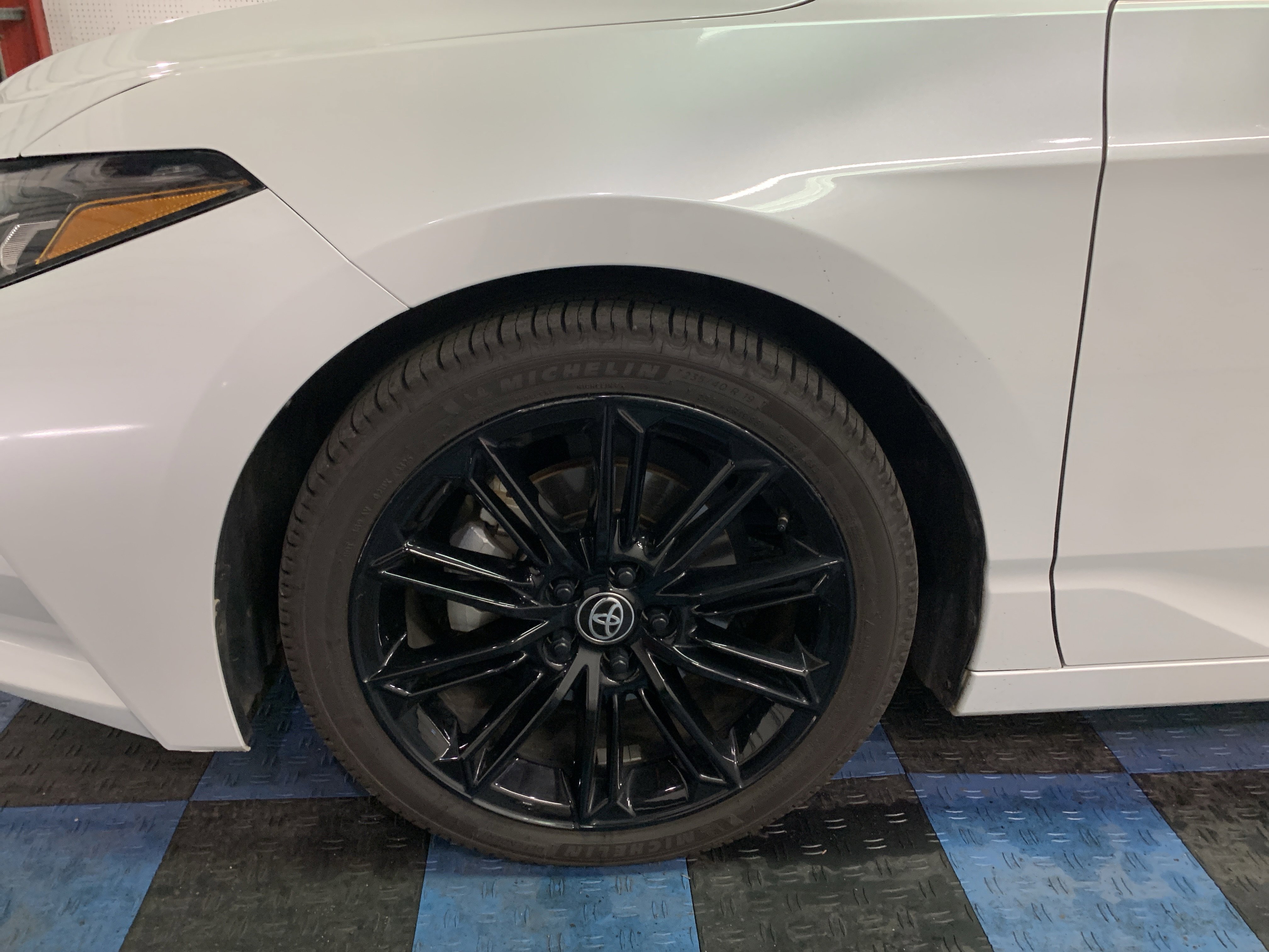 2022 Toyota Avalon Hybrid XSE photo 3