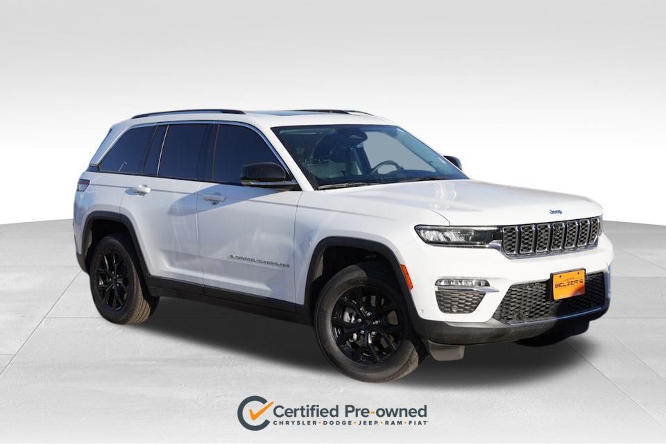2022 Jeep Grand Cherokee 4xe's photo