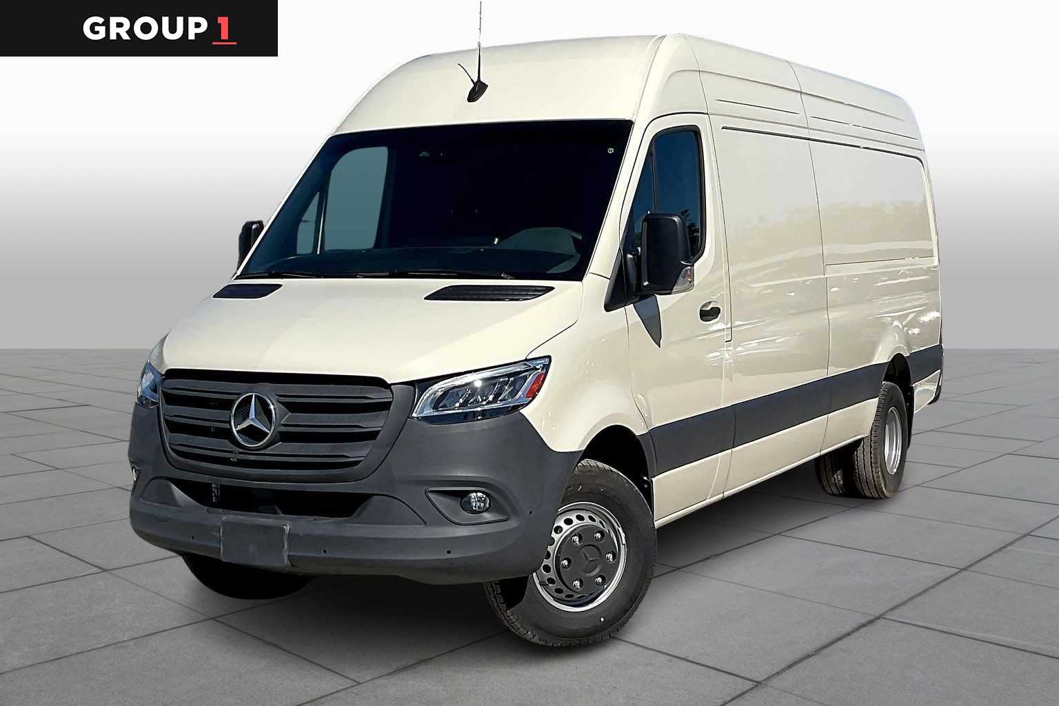 2024 Mercedes-Benz Sprinter Cargo Van Base's photo