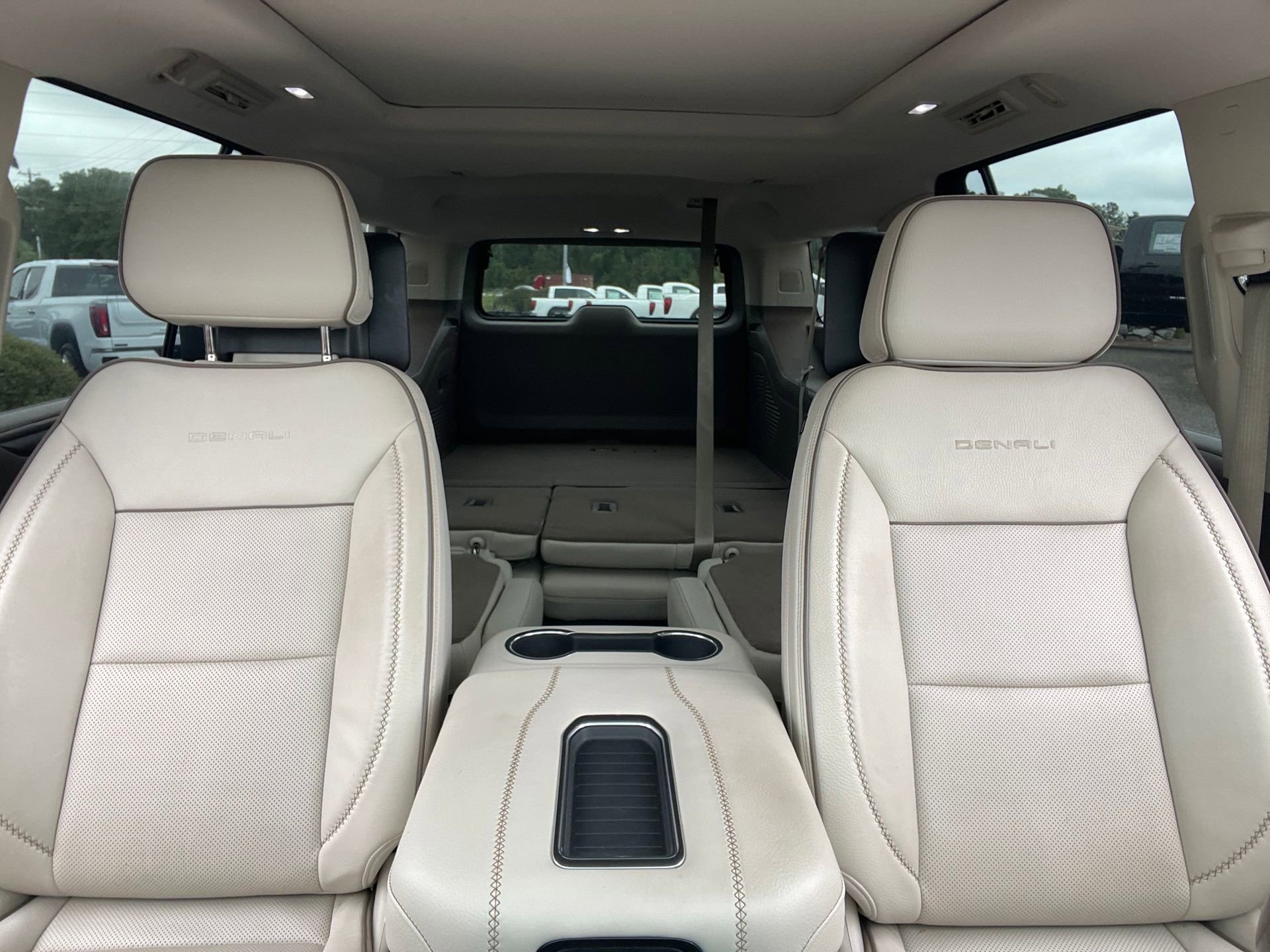 2021 GMC Yukon XL Denali's photo