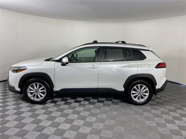 2023 Toyota Corolla Cross LE photo 4