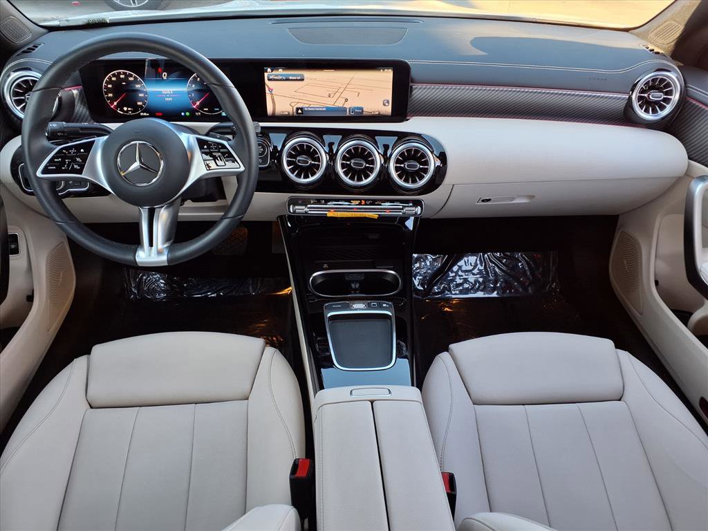 2025 Mercedes Benz CLA 250 photo 4