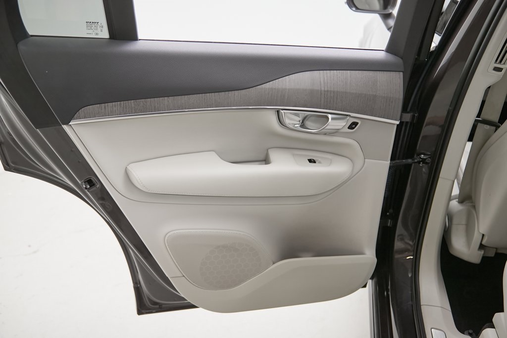 2023 VOLVO XC90 - Image 18