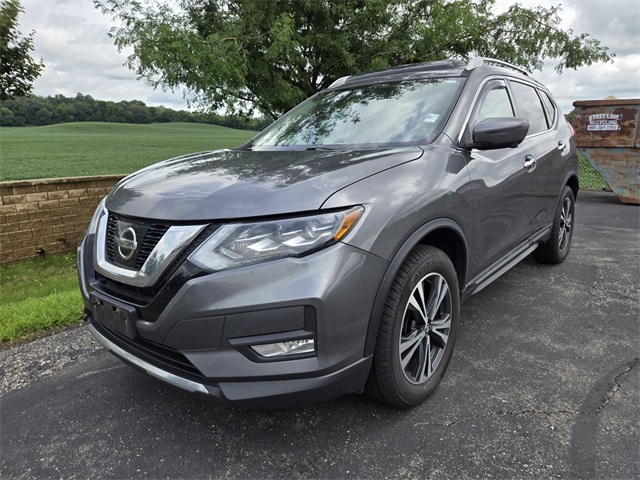 2017 Nissan Rogue SL photo 2
