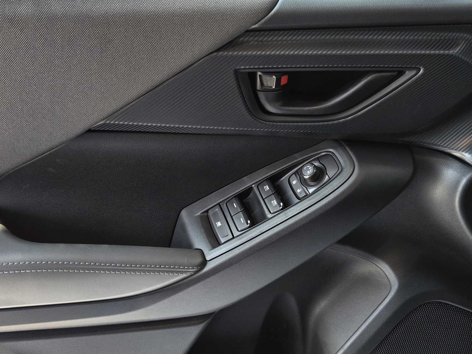 2025 Subaru Crosstrek Premium photo 13