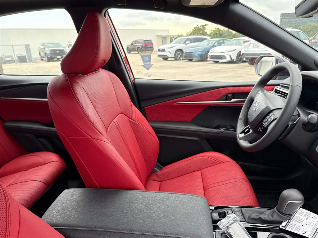 2025 Toyota Camry XSE photo 8