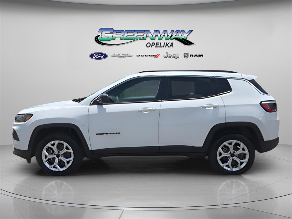 2025 Jeep Compass Latitude photo 3