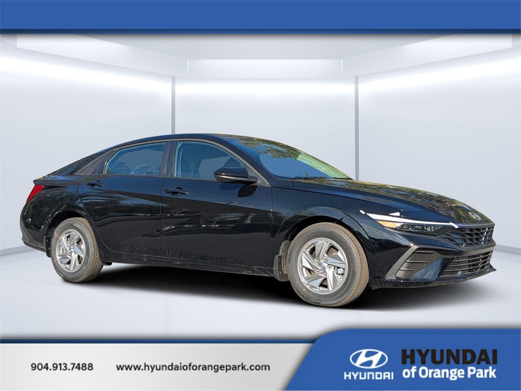 2026 Hyundai Elantra SE's photo