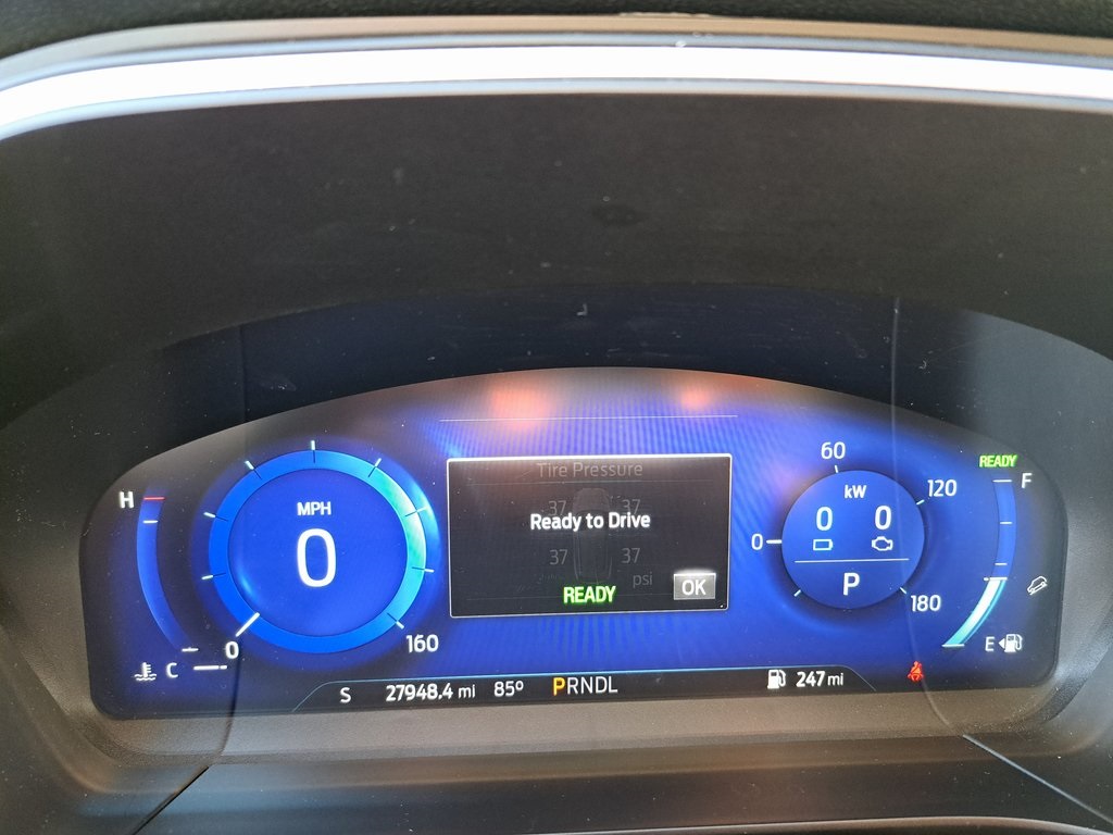 2020 Ford Escape Titanium Hybrid photo 10