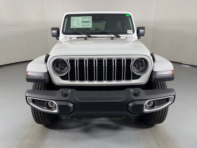 2025 Jeep Wrangler Sahara photo 3