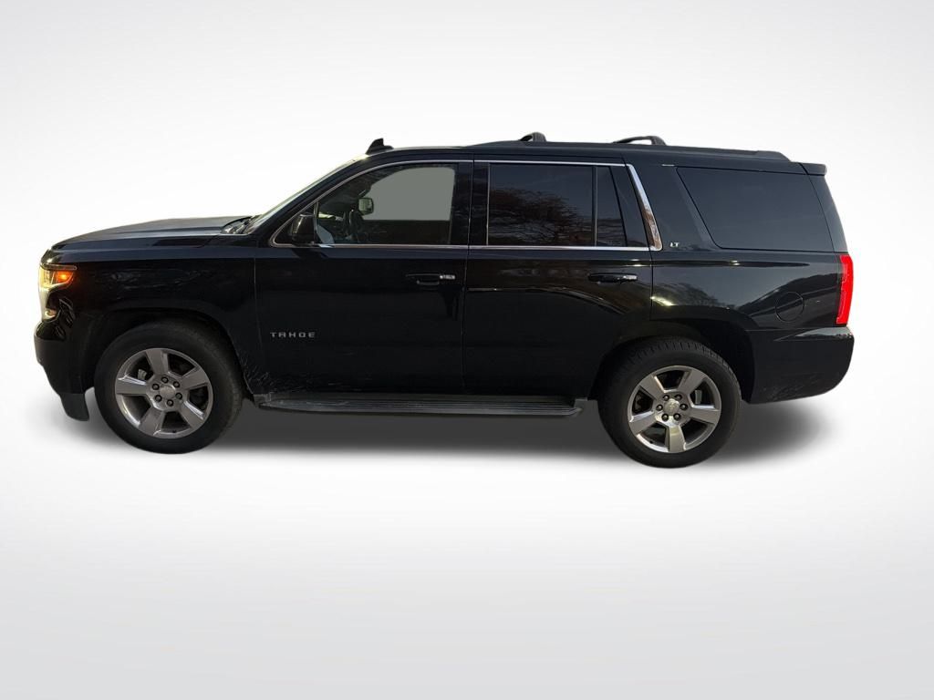 2017 Chevrolet Tahoe LT photo 4