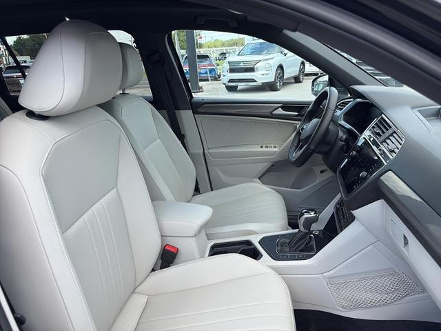 2022 Volkswagen Tiguan SE R-Line Black photo 9