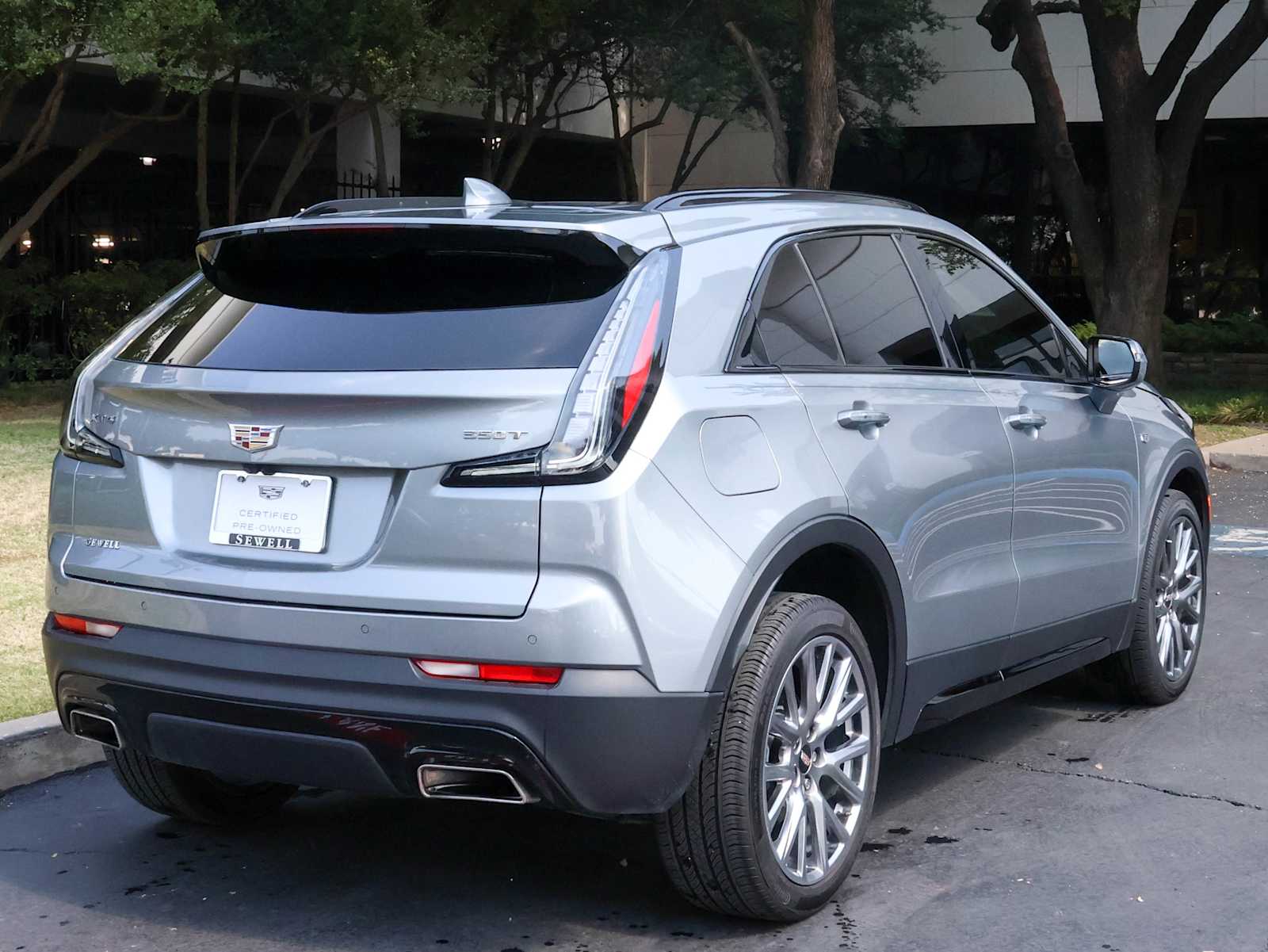 2023 Cadillac XT4 Sport photo 3