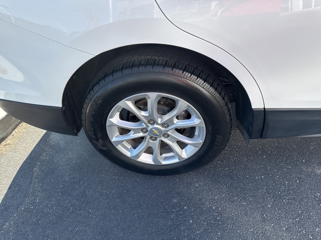2020 Chevrolet Equinox LT photo 21