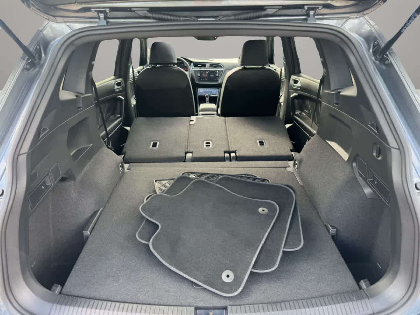 2023 Volkswagen Tiguan SE R-Line Black photo 36