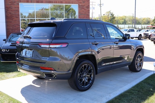 2025 Jeep Grand Cherokee Summit photo 33