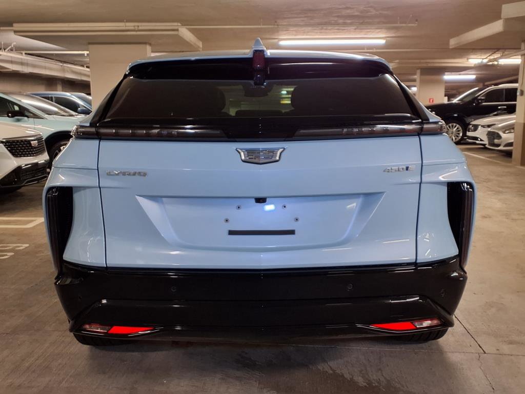 2025 Cadillac Lyriq Sport photo 7