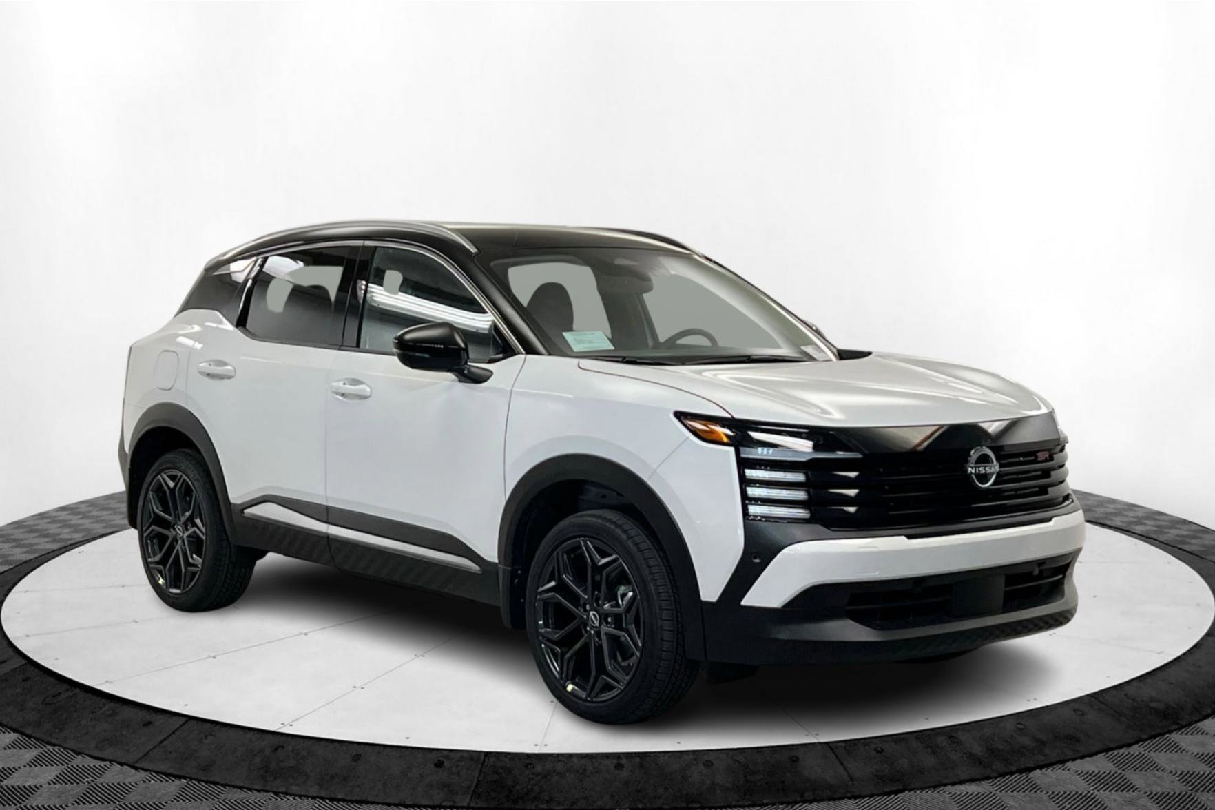 2025 Nissan Kicks SR photo 4