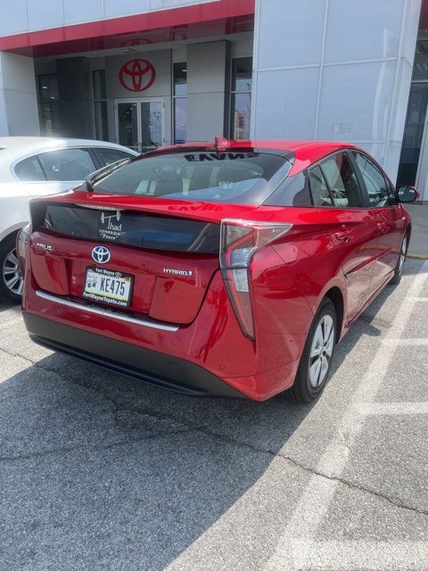 2017 Toyota Prius Four photo 2